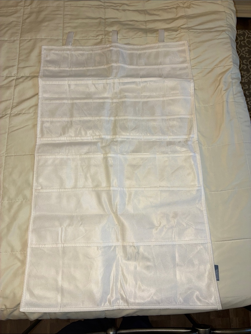 Source Unknown White Hanging Pocket Jewelry Organizer